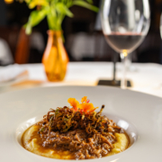 Ragu de cordeiro com polenta